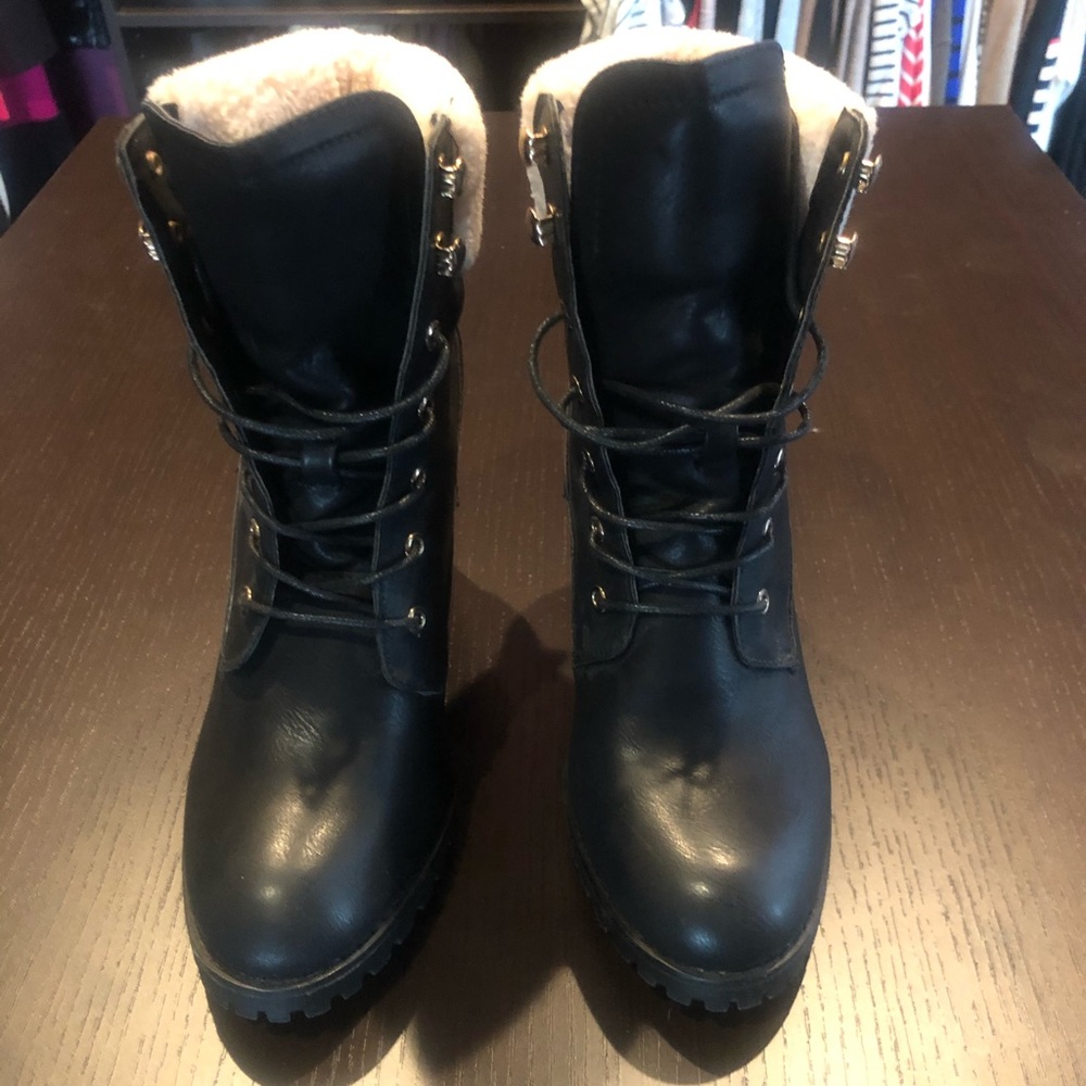 Jumex Black Ankle Boots